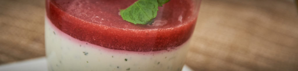 Kerge maasika panna cotta
