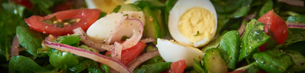 Värske salat vutimunadega